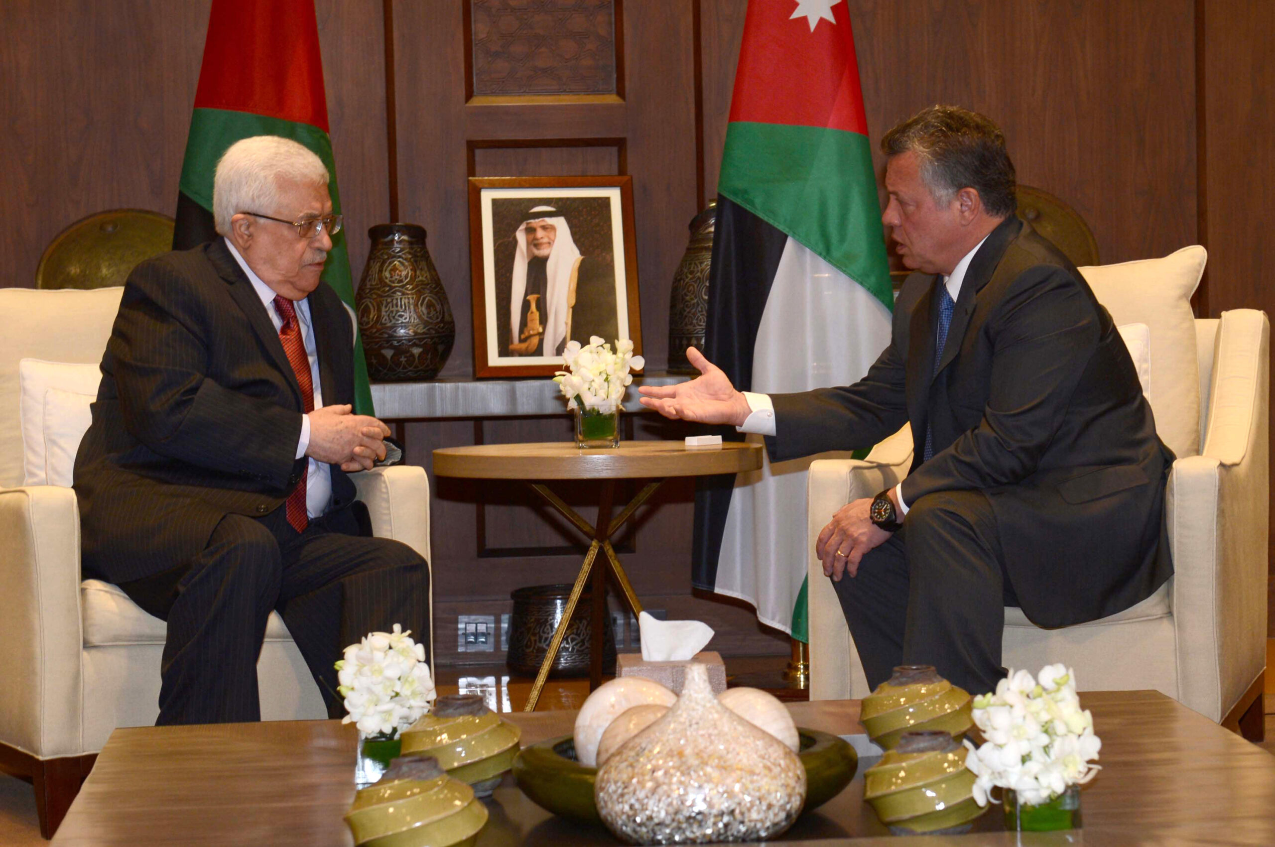 Palestinian President Mahmoud Abbas with Jordan King Abdullah II at the Royal Palace in Amman,Jordan / ZUMA Press, Inc. / Alamy Stock Photo
